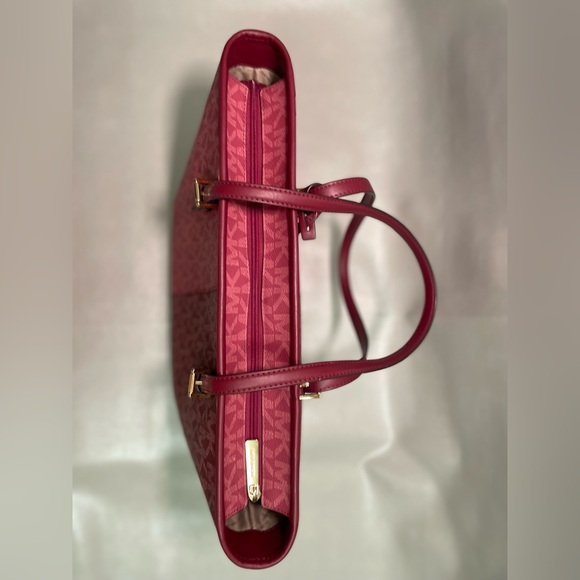 COPY - NWT Michael Kors Jet Set Mulberry Carry-All Tote - Picture 3 of 11